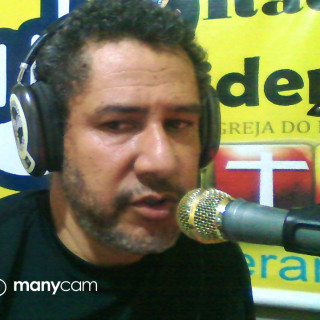 Apresentador: Roberto Cunha